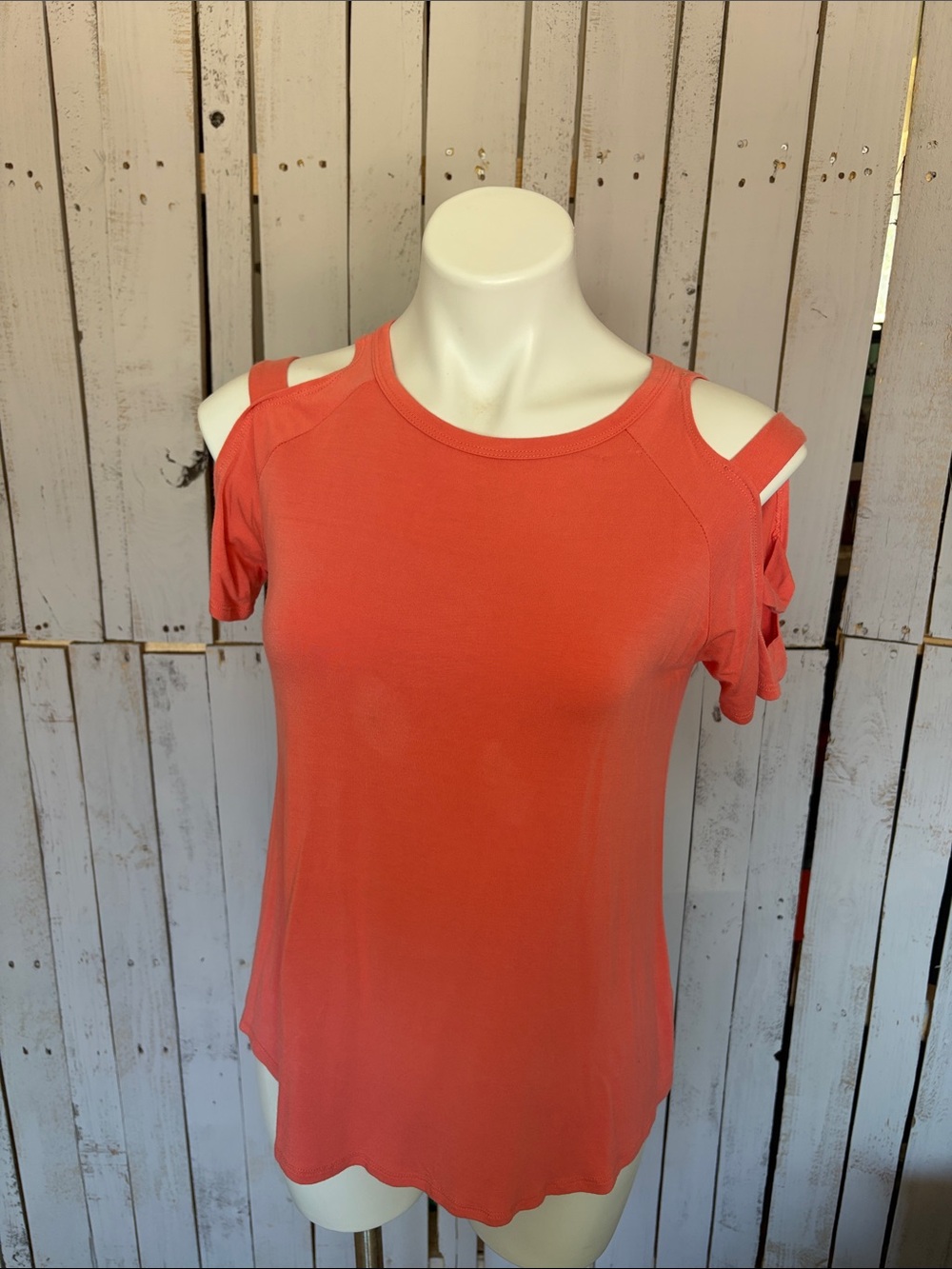 Cold-Shoulder Crop Top in Coral